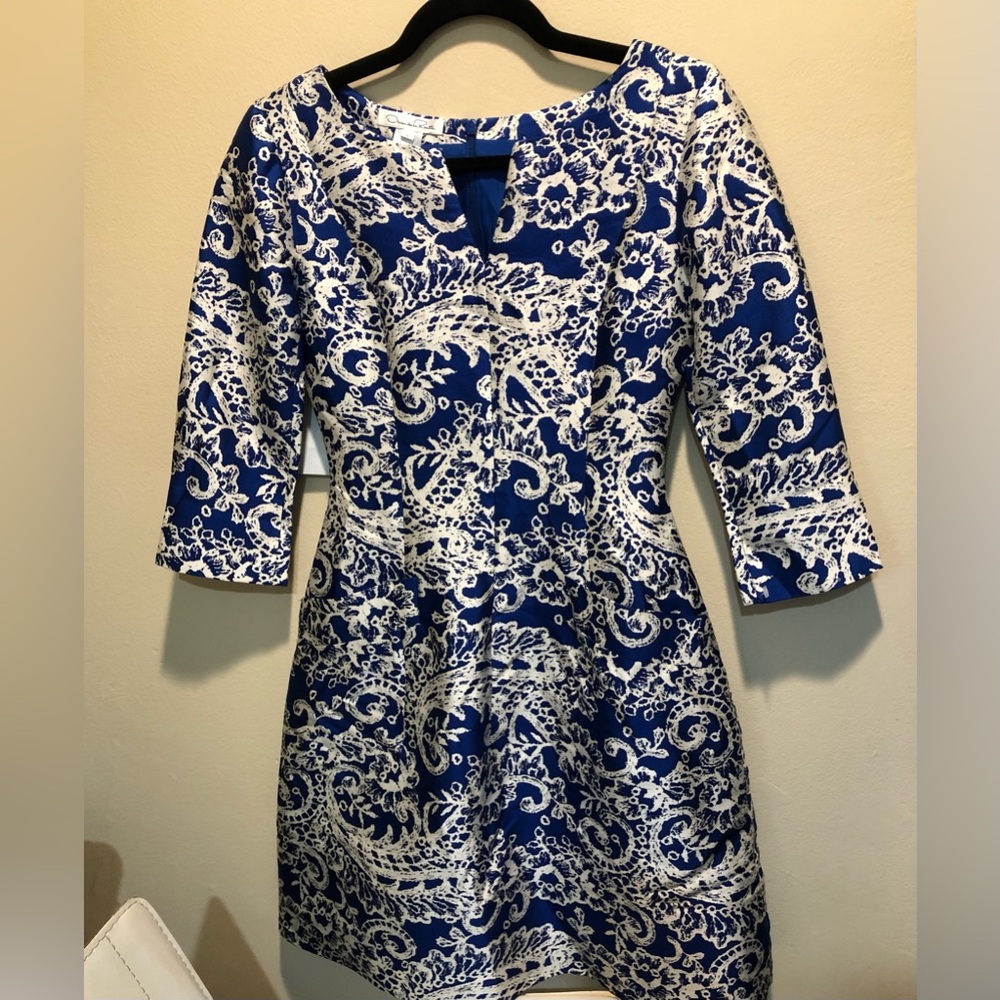 Oscar de la Renta Blue and White Long Sleeve Paisley Jacquard Silk Dress